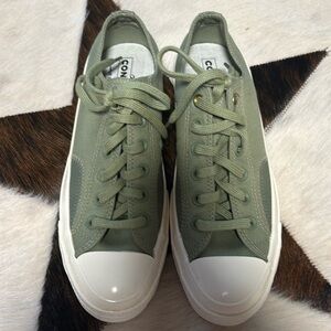 Converse chuck taylor men’s 6 women’s 8